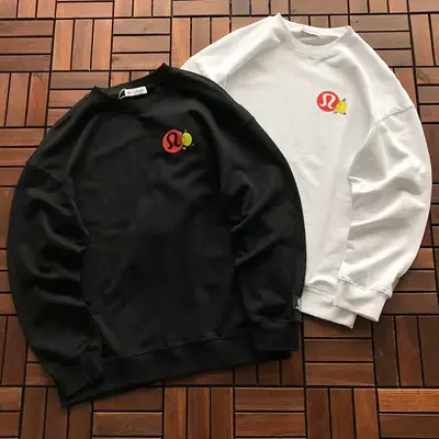 ￥~129 L🔥🔥UL🔥M🔥N SWEATER 33120210 (im 180CM 68KG iwear size M in the photo)