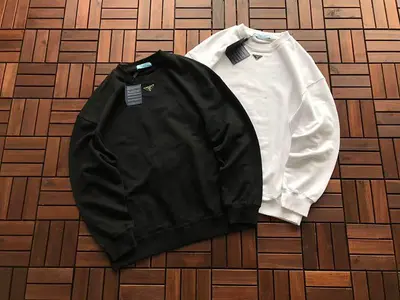 ￥~129 P🔥A🔥A SWEATER 33120205 (im 180CM 68KG iwear size M in the photo)