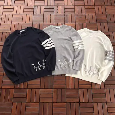 ￥~139 TH🔥M B🔥🔥W🔥E SWEATER 11120252 (im 180CM 68KG iwear size XL in the photo)