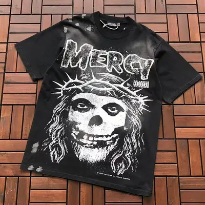 ￥~135 HELLSTAR T-SHIRT 11120419 (im 176CM 58KG iwear size M in the photo)