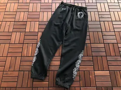 ¥~165 CH🔥OM🔥 HE🔥RTS TROUSERS 33120581 (im 176CM 58KG iwear size M in the photo)