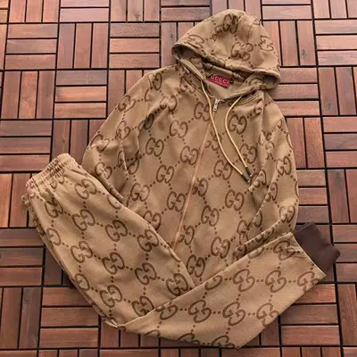 ￥~299 G🔥C🔥I HOODIE TROUSERS 11120715 (im 170CM 60KG iwear size L in the photo)