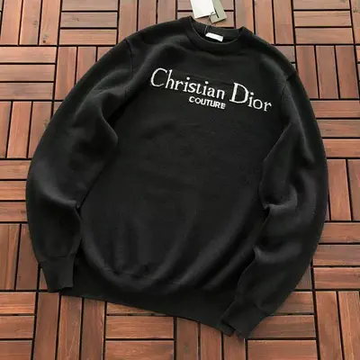 ￥~245 D🔥O🔥 SWEATER 22120707 (im 185CM 80KG iwear size M in the photo)