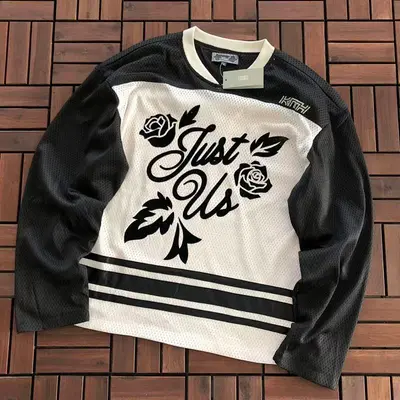 ￥~179 K🔥T🔥 LONG-SLEEVE 44120704 (im 185CM 80KG iwear size M in the photo)