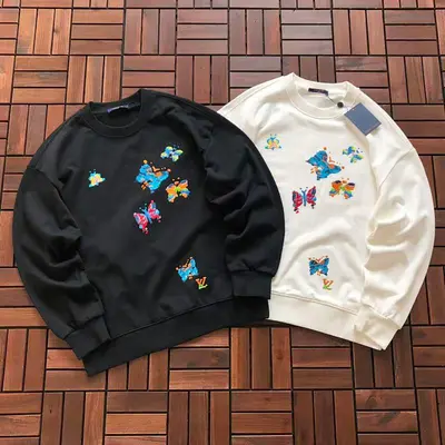 ¥225 L🔥SWEATER 44120932 (im 176CM 58KG iwear size S in the photo)