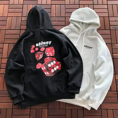 ￥169 ST🔥S🔥Y HOODIE FLEECE 44121168 (im 180CM 68KG iwear size M in the photo)