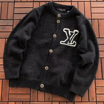 ￥~195 L🔥SWEATER 44121164 (im 180CM 68KG iwear size S in the photo)