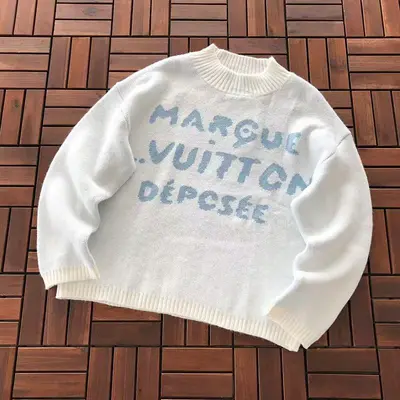 ￥~189 L🔥SWEATER 44121147 (im 180CM 68KG iwear size S in the photo)