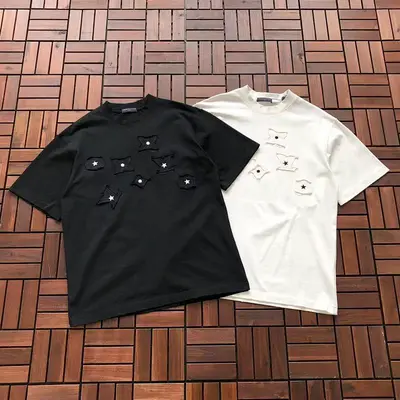 ￥~139 L🔥 T-SHIRT 33121221 (im 180CM 68KG iwear size L in the photo)