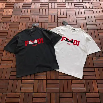 ￥~125 F🔥🔥D🔥 T-SHIRT 11121440 (im 176 CM 58 KG iwear size M in the photo)