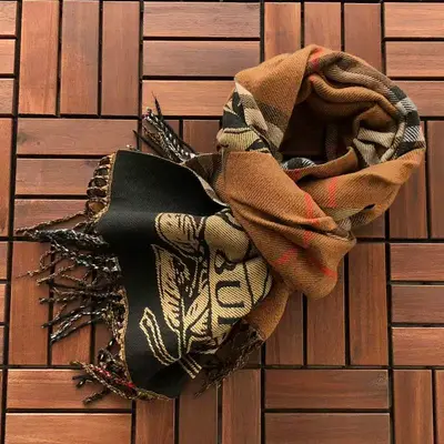 ￥~85 B🔥RB🔥RRY SCARF 22121422