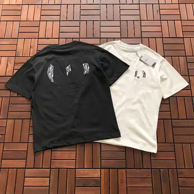￥~125 D🔥O🔥 T-SHIRT 11121417 (im 176 CM 58 KG iwear size M in the photo)