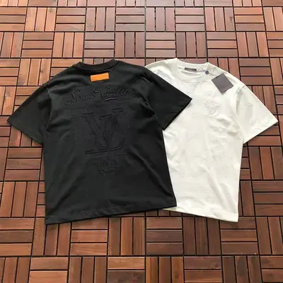 ￥~125 L🔥 T-SHIRT 11121415 (im 176 CM 58 KG iwear size M in the photo)