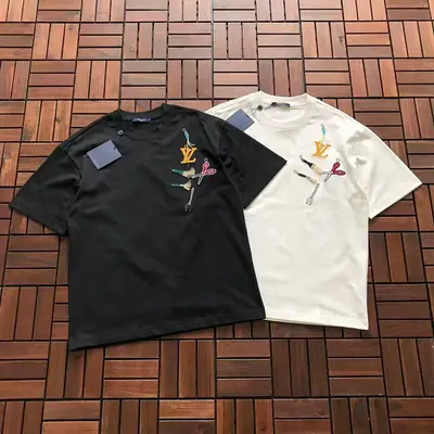 ￥~125 L🔥 T-SHIRT 11121414 (im 176 CM 58 KG iwear size M in the photo)