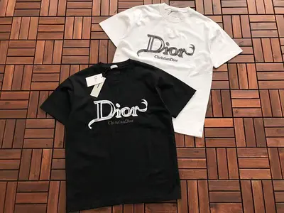 ￥~129 D🔥O🔥 T-SHIRT 11121530 (im 176CM 58KG iwear size M in the photo)