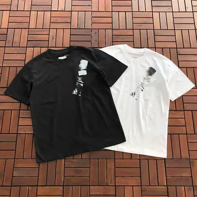 ￥~95 M🔥IS🔥N M🔥R🔥IE🔥A T-SHIRT 33121528 (im 180CM 68KG iwear size M in the photo)