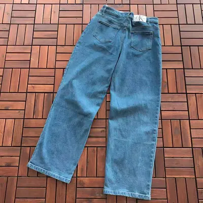 ¥~189 C🔥L🔥IN K🔥E🔥N JEANS 33121630 (im 180CM 68KG iwear size L in the photo)