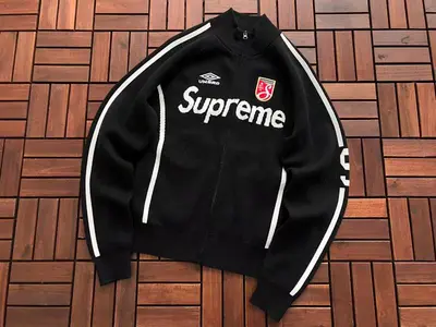 ¥~236 S🔥P🔥E🔥E & UMBRO SWEATER 77050596 (im 176CM 58KG iwear size M in the photo)