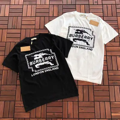 ￥~125 B🔥RB🔥RRY T-SHIRT SWEATER 33121751 (im 180CM 68KG iwear size M in the photo)