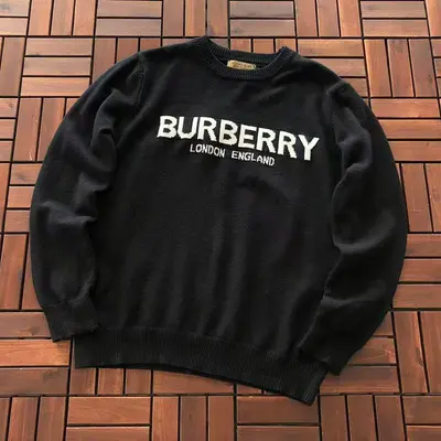 ￥~129 B🔥RB🔥RRY SWEATER 33121716 (im 180CM 68KG iwear size M in the photo)