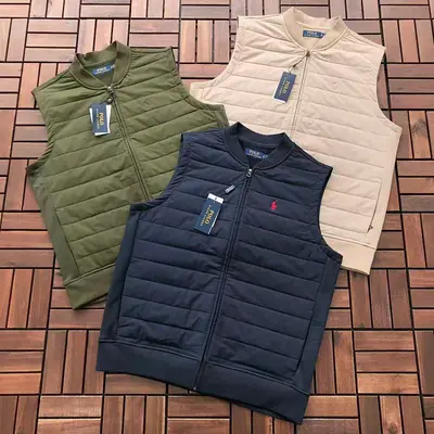 ￥~219 RA🔥PH🔥AU🔥EN COTTON VEST FLEECE 11121701 (im 176CM 58KG iwear size M in the photo)