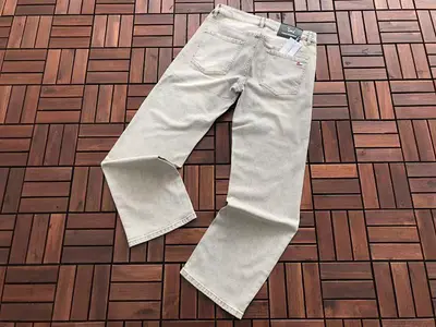 ¥~179 TH🔥M B🔥🔥W🔥E JEANS 33121837 (im 176CM 58KG iwear size 31 in the photo)