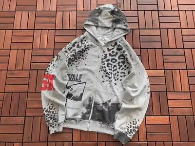 ￥~175 VA🔥L🔥Y HOODIE 33122390 (im 180CM 68KG iwear size M in the photo)