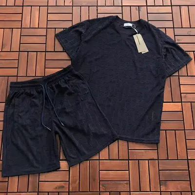￥~175 D🔥O🔥T-SHIRT SHORTS 33122341 (im 180CM 68KG iwear size L in the photo)