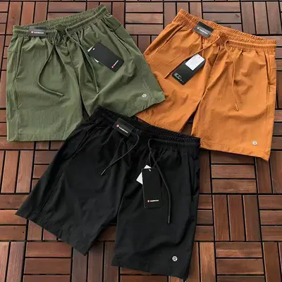 ￥~95 L🔥🔥UL🔥M🔥N SHORTS 22122508 (im 185CM 80KG iwear size L in the photo)