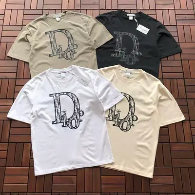 ￥~115 D🔥O🔥 T-SHIRT 11122602 (im 176CM 58KG iwear size M in the photo)