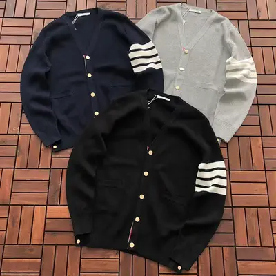 ￥~305 TH🔥M B🔥🔥W🔥E SWEATER 11122687 (im 180CM 68KG iwear size L in the photo)