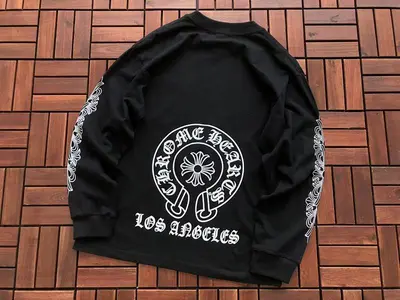 ¥~109 CH🔥OM🔥 HE🔥RTS LONG-SLEEVE 33122858 (im 180CM 68KG iwear size M in the photo)