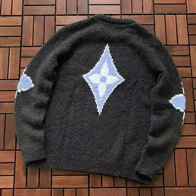 ￥268 L🔥SWEATER 44123012 (im 180CM 68KG iwear size S in the photo)