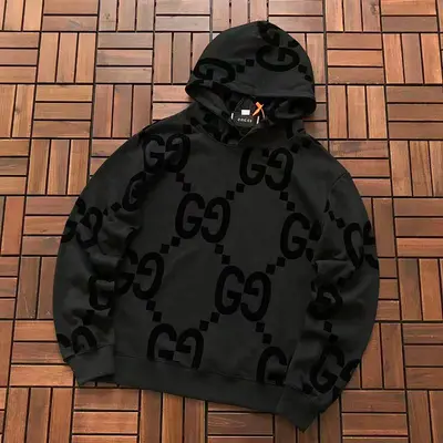 ￥268 G🔥C🔥I HOODIE 44123010 (im 180CM 68KG iwear size S in the photo)