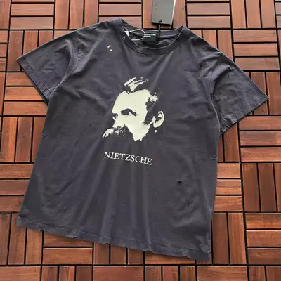 ¥~95 E.R.D T-SHIRT 77010347 (im 176CM 58KG iwear size M in the photo)