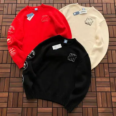 ￥ ~ 235 UNDEFEATED SWEATER 55010625 (im 185CM 80KG iwear size M in the photo)