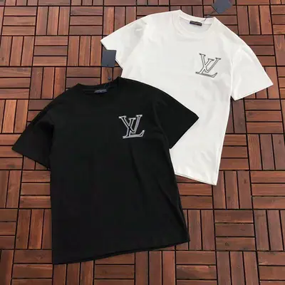 ￥~115 L🔥 T-SHIRT 77010711 (im 176CM 58KG iwear size M in the photo)