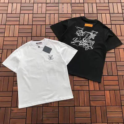 ￥~109 L🔥 T-SHIRT 77010701 (im 176CM 58KG iwear size M in the photo)