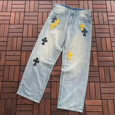 ￥~175 CH🔥OM🔥 HE🔥RTS JEANS 66010855 (im 185CM 80KG iwear size 33 in the photo)