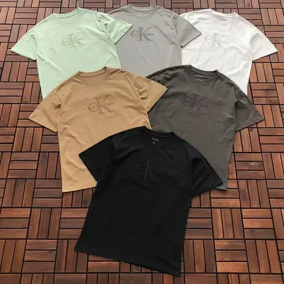 ￥~109 C🔥L🔥IN K🔥E🔥N T-SHIRT 66010813 (im 185CM 80KG iwear size M in the photo)