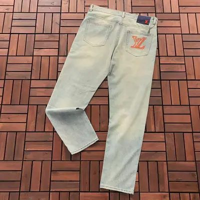 ￥~175 L🔥JEANS 66010809 (im 185CM 80KG iwear size 33 in the photo)
