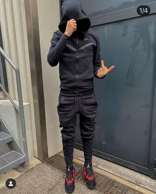 TF 2020 CU4489-010￥255zip-up coat CU4495-010￥245pants (im 180CM 68KG iwear size S in the photo)