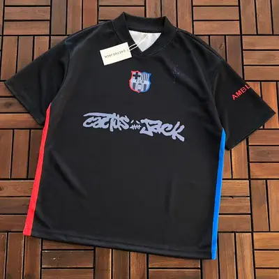 ￥~79 TRAVIS SCOTT T-SHIRT 77010807 (im 180CM 68KG iwear size M in the photo)
