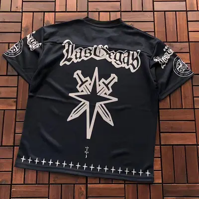 ￥~79 TRAVIS SCOTT T-SHIRT 77010804 (im 176CM 58KG iwear size M in the photo)