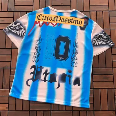 ￥~75 TRAVIS SCOTT T-SHIRT 77010801 (im 176CM 58KG iwear size M in the photo)