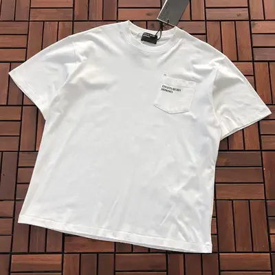 ¥~95 E.R.D T-SHIRT 77010946 (im 176CM 58KG iwear size M in the photo)