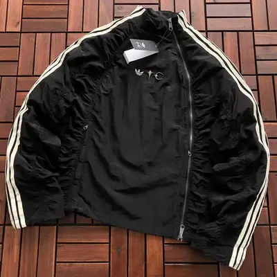 ¥379 THUG CLUB &🔥DI🔥AS JACKET 88010923 (im 180CM 68KG iwear size M in the photo)