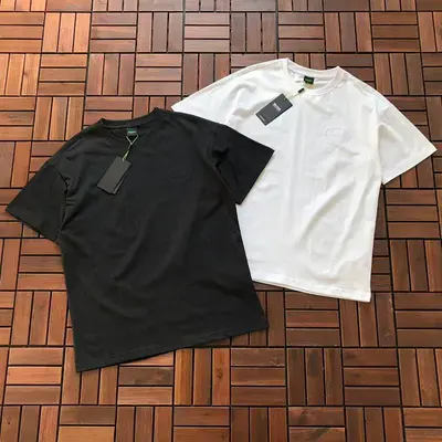 ￥~109 H🔥G🔥 B🔥🔥S T-SHIRT 66011502 (im 180CM 68KG iwear size L in the photo)