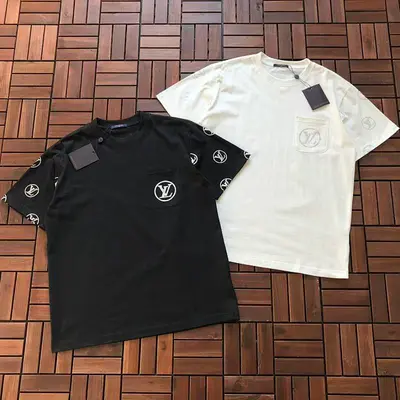 ￥~149 L🔥 T-SHIRT 66011501 (im 180CM 68KG iwear size L in the photo)