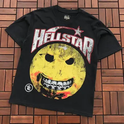 ￥~79 HELLSTAR T-SHIRT 77011625 (im 176CM 58KG iwear size M in the photo)